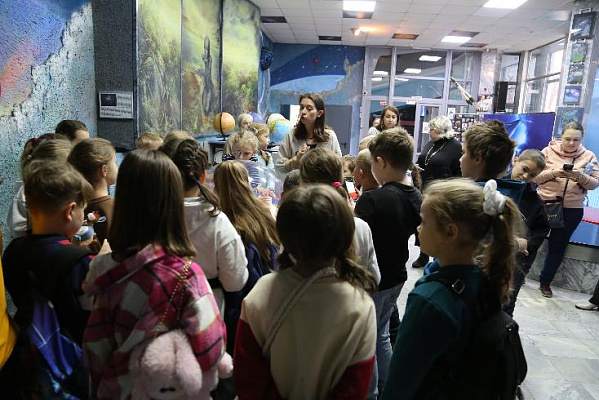   Более 1500 школьников со всей республики познали Вселенную на осенних каникулах