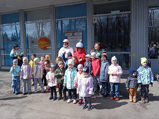  Наблюдения в телескопы, шоу с космонавтом, премьеры полнокупольных программ и фильм «Вызов»: как прошел День космонавтики в планетарии
