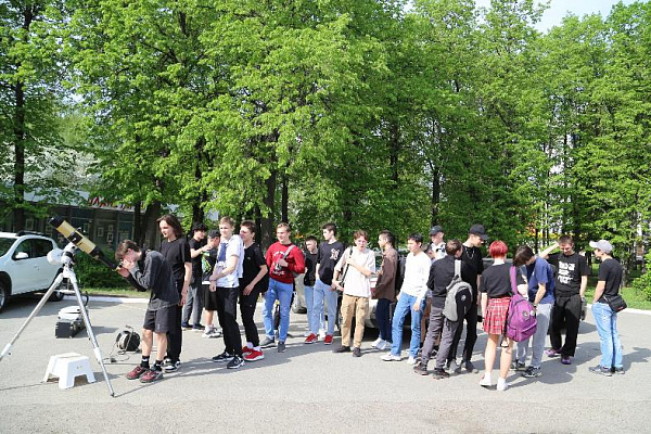 В День космонавтики перед планетарием состоятся наблюдения Солнца в телескоп