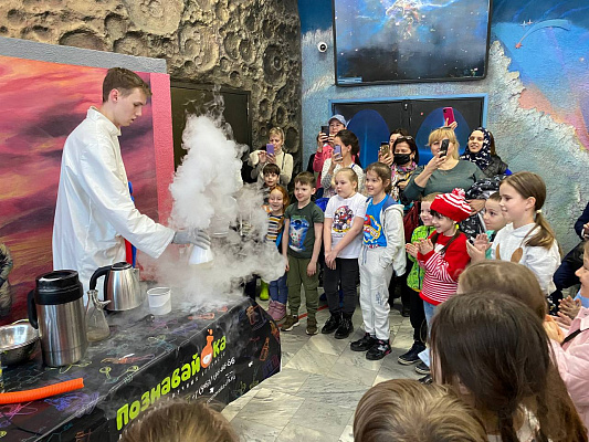 Космическое шоу, Час космоса и полнокупольный фильм: Уфимский планетарий отметил День космонавтики