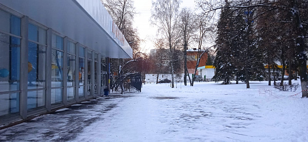 Сотрудники Уфимского городского планетария вышли на уборку снега и наледи